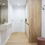 Soft Cloud 1br In Business Area *