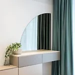 Soft Cloud 1br In Business Area *