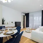 Soft Cloud 1br In Business Area