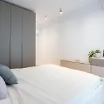 Soft Cloud 1br In Business Area * Bucureşti