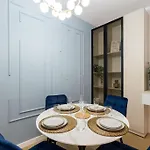 Soft Cloud 1br In Business Area