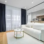 Soft Cloud 1br In Business Area *