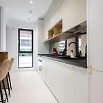 Soft Cloud 1br In Business Area