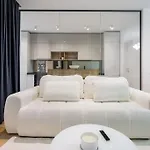 Soft Cloud 1br In Business Area Apartamento
