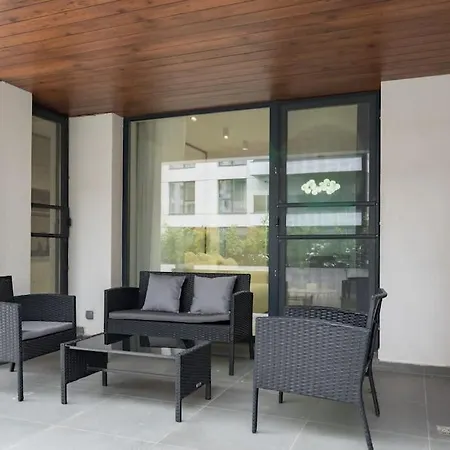 Soft Cloud 1br In Business Area