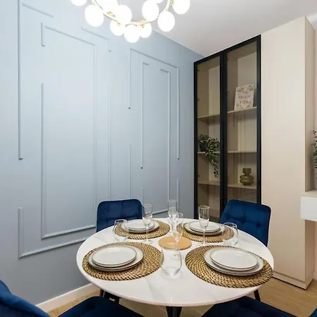 Soft Cloud 1br In Business Area