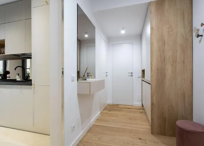 Soft Cloud 1br In Business Area