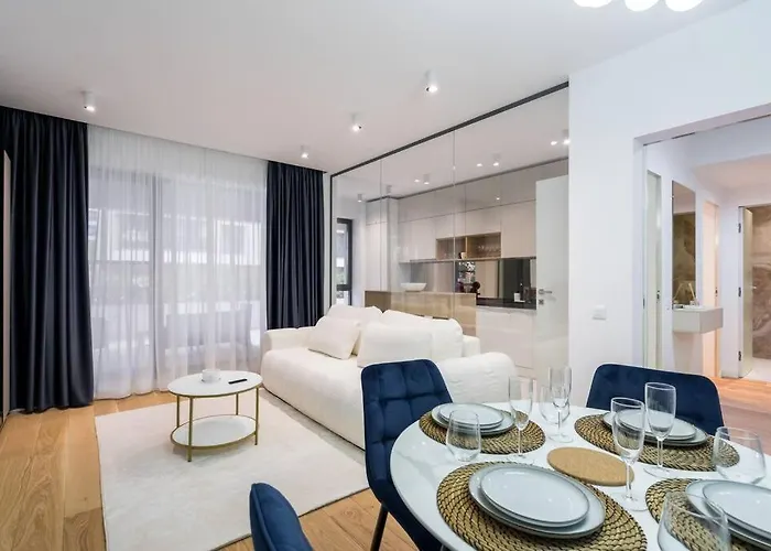 Soft Cloud 1br In Business Area *