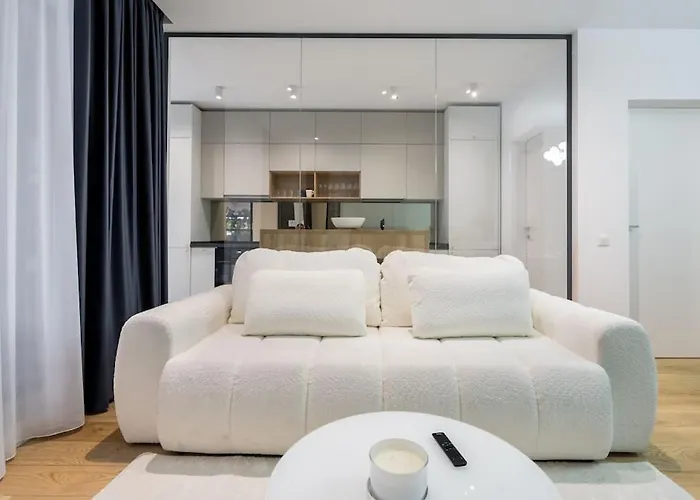 Soft Cloud 1br In Business Area Apartman