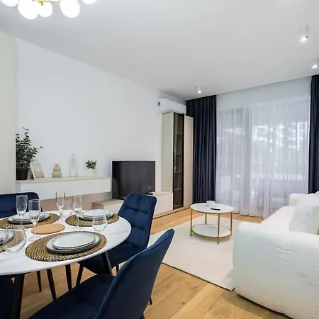 Soft Cloud 1br In Business Area