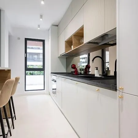 Soft Cloud 1br In Business Area